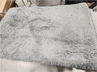 Grey shaggy Rug  5 x 8