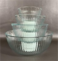 Pyrex Set of 4 Nesting Bowls Soda Lime Glass