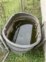 Rubbermaid 100 gal watering trough
