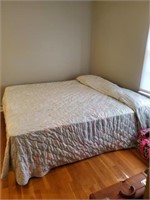 KING SIZE BED FRAME AND BEDDING