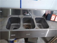 KROWNE 60" STAINLESS 3 BAY SINK