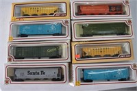 (4) Bachman & (2) Life Like Toy Train Cars