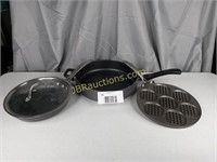 FRY PANS AND MINI WAFFLE SKILLET