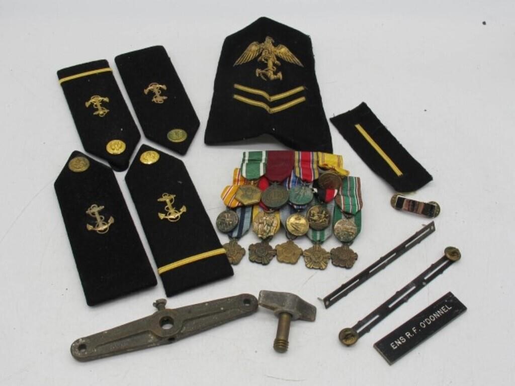 RARE TRAY LOT OF WW2 US NAVY SOLDIER MEDALS