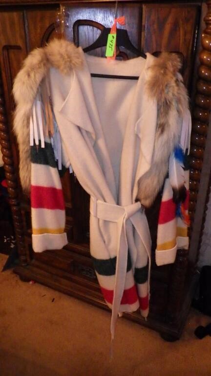 VINTAGE CAMP BLANKET BELTED COAT (NO SIZE- 2X-3X?)