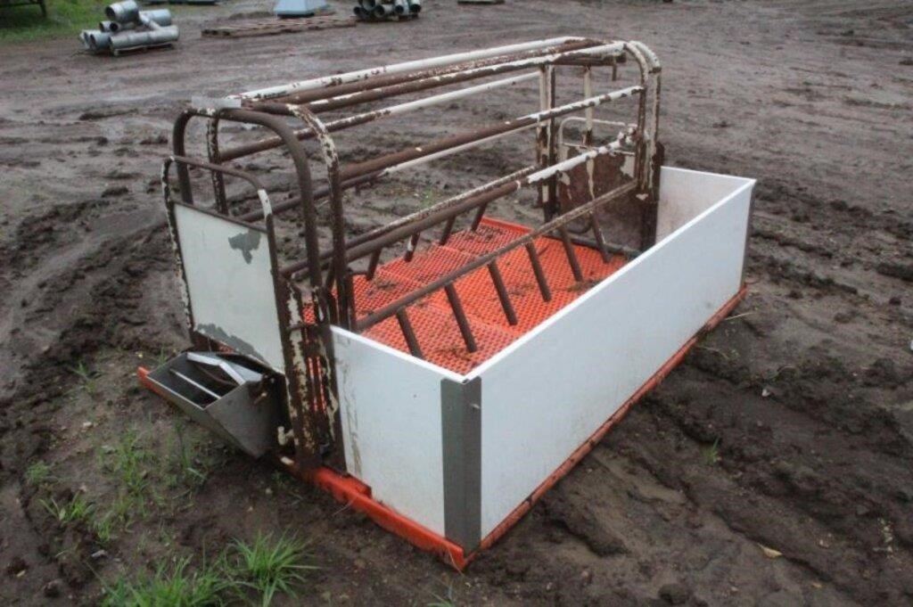 Farrowing Crate, Approx 7Ft X 5Ft