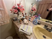 LOT OF DECOR AND SOAPS AS SHOWN