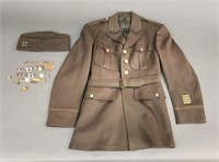 WWII U.S. Officers' Winter Coat and insignia