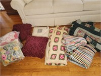 Quilt, Afghans, Pillows, Etc