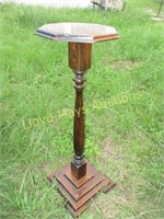 Vintage Wood Spindle Jardiniere / Display Stand