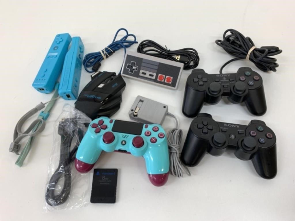 Nice Assorted Gaming Controller + Lot