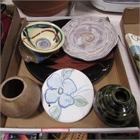 BOX OF ASST POTTERY