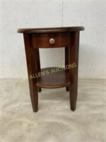 I DRAWER ROUND ACCENT TABLE