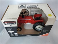 Allis Chalmers D17 tractor 1/16