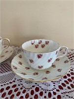 Anysley Rosebud cups with saucer (2)