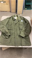 Military field jacket with liner size large