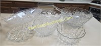 glassware 7 pieces W/ plastic ware