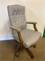 Gray Button Tuft Rolling Office Chair