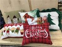 5 Christmas throw pillows