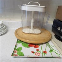 Pampered Chef Pitcher & Trays