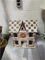 Mills River collectibles wood house. 11x7x12