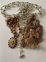 LOT OF NECKLACES / ROSARY MORE