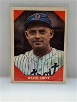 1960 Fleer #69 Waite Hoyt