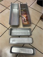 LOT OF RECTANGULAR LOAF PANS