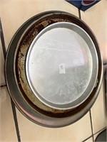 LOT OF ROUND PANS