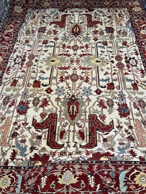 Unlimited Luxury Rug Auction 18