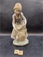 LLADRO LITTLE GIRL WITH CAT
