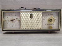 Vintage Zenith Clock Radio