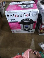 (Tag states never used)  Duo Nova Instant Pot.