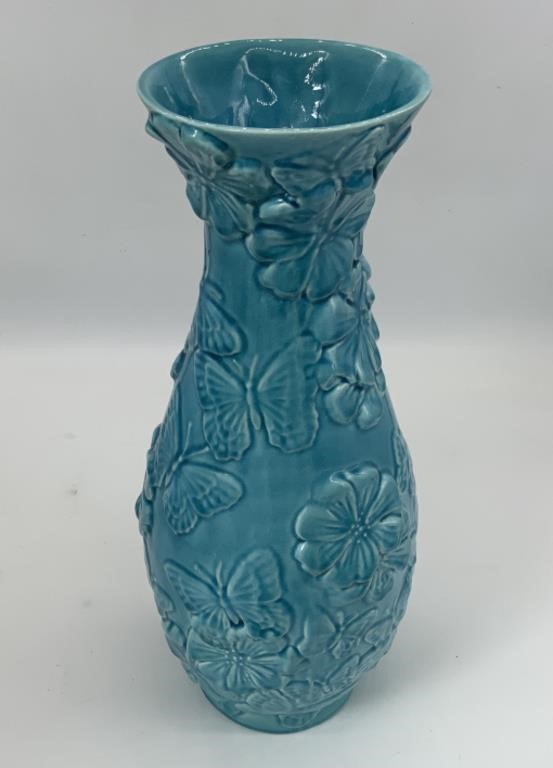 18" TURQUOISE BUTTERFLIES AND FLOWERS DESIGN VASE