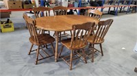 Dining Room Table w/ Leaf  & 6 Chairs