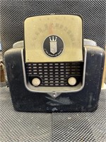 1940's Portable Radio Zenith "Tip Top Holiday