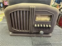 1939 True-tone Radio Model D-1011
