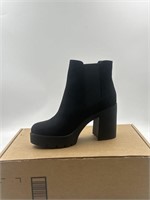 Women’s 11 Black Boot Heel