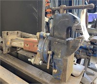 Bench Vise w/Stand