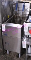 1X, 40LB PITCO SG14 DEEP FRYER NAT GAS W/ BASKETS