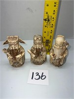 VINTAGE LOT OF BONE CARVED JAPANESE FIGURINES