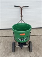 Green spreader