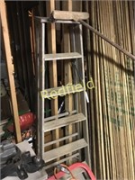 6’ Wooden Ladder