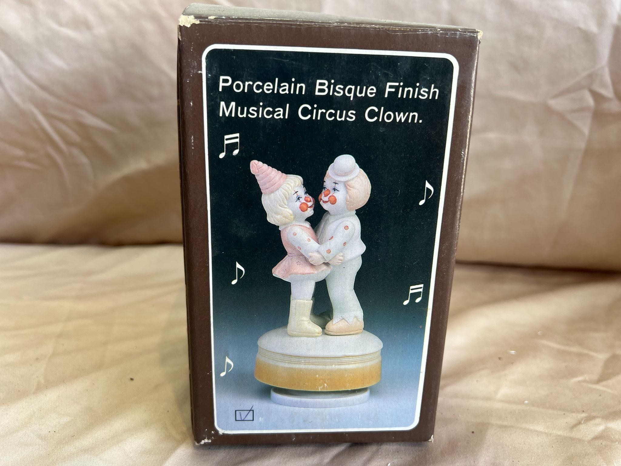 Clowns Music Box