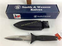 Smith & Wesson Police model knife SW – 820 with