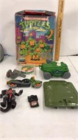 Ninja Turtles Collector case & other NT items