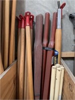 ASSORTMENT OF TOOL HANDLES