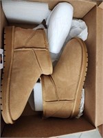 Size 11, Evelly Hootd Snow boots