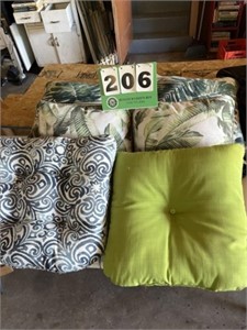 (5) Decorative Pillows (1) Seat Cushion