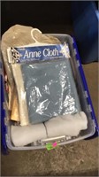 Tote of linens